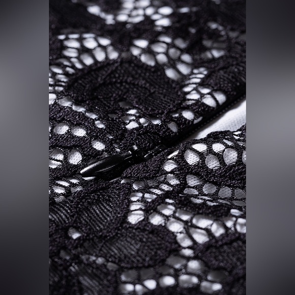 ::SOLD::Black High Neck Sleeveless Crochet Lace Mesh
Lined Evening Dress👗 - Picture 9 of 16